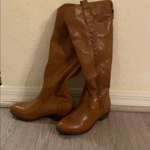 MIA tan boots